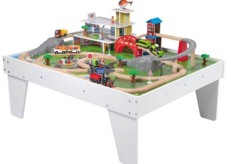 Train set and table