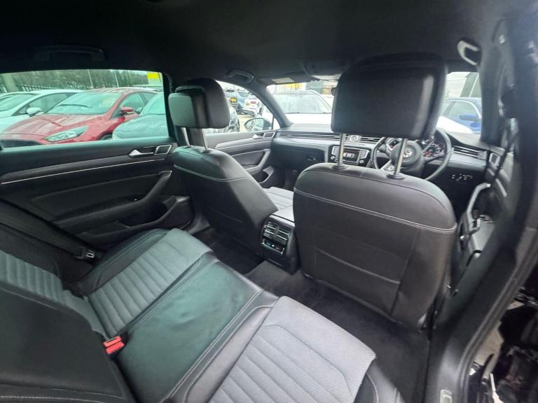 2015 Volkswagen Passat 2.0 TDI SCR 190 R-Line 4dr SALOON DIESEL Manual