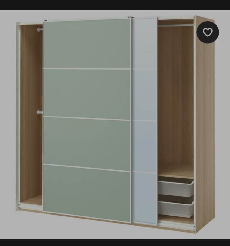 Mirrored wardrobe 