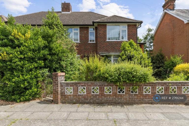 2 bedroom flat in Corder Road, Ipswich, IP4 (2 bed) (#2761244)