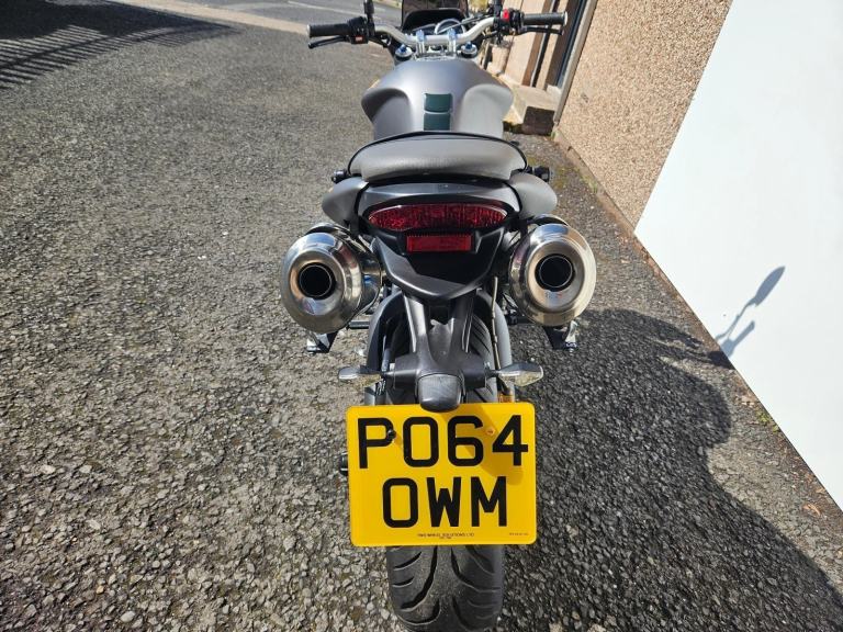 Triumph Street Triple R 675 abs in outstanding condition