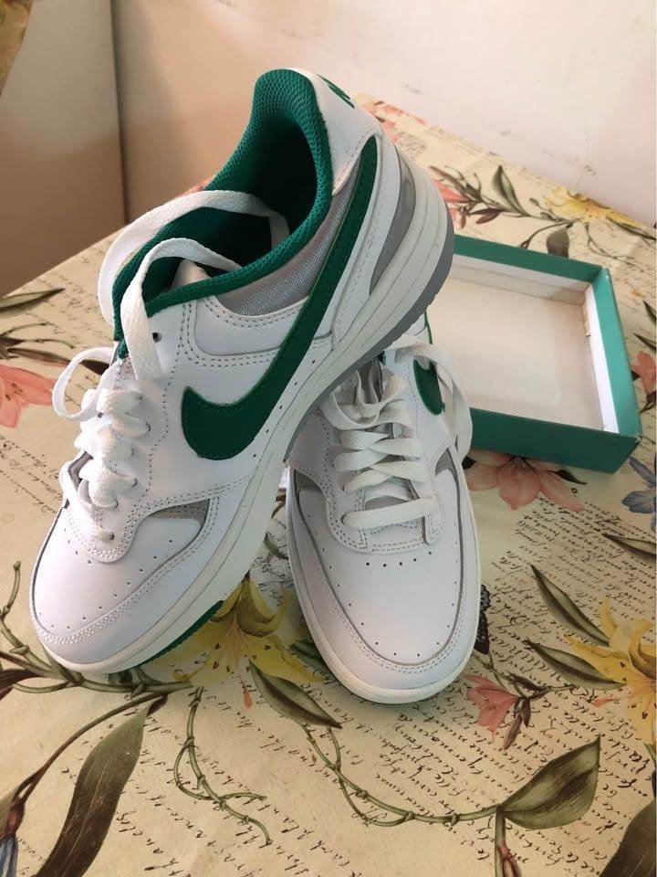 Nike trainers size 6 brand new no box