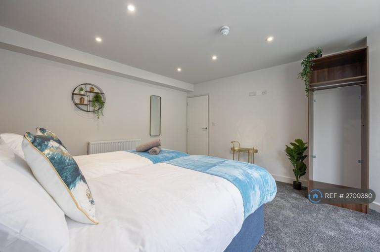 2 bedroom flat in West End Road, Morecambe, LA4 (2 bed) (#2700380)