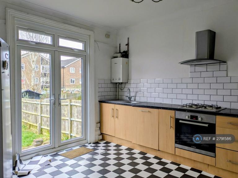 5 bedroom house in Wiverton Rd, London, SE26 (5 bed) (#2791586)