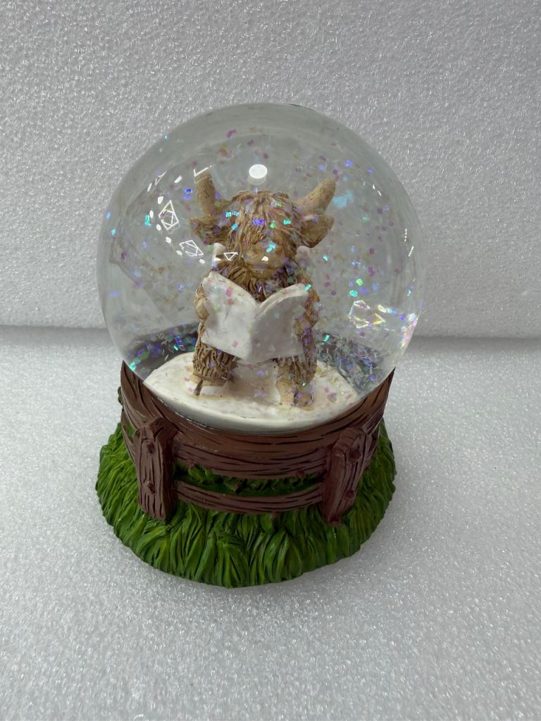 Cute Highland Cow Snow Globe with Glitter
