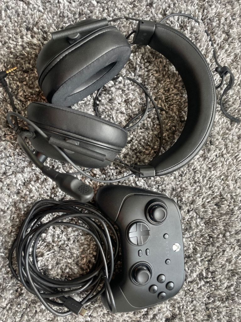 Razer wolverine tournament pro controller and headset 