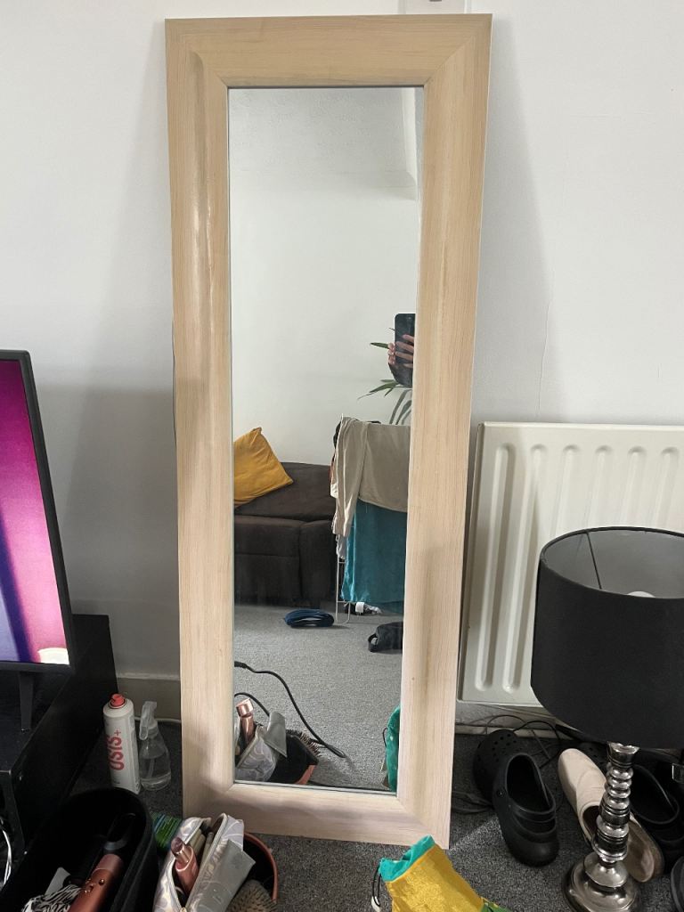 Free mirror