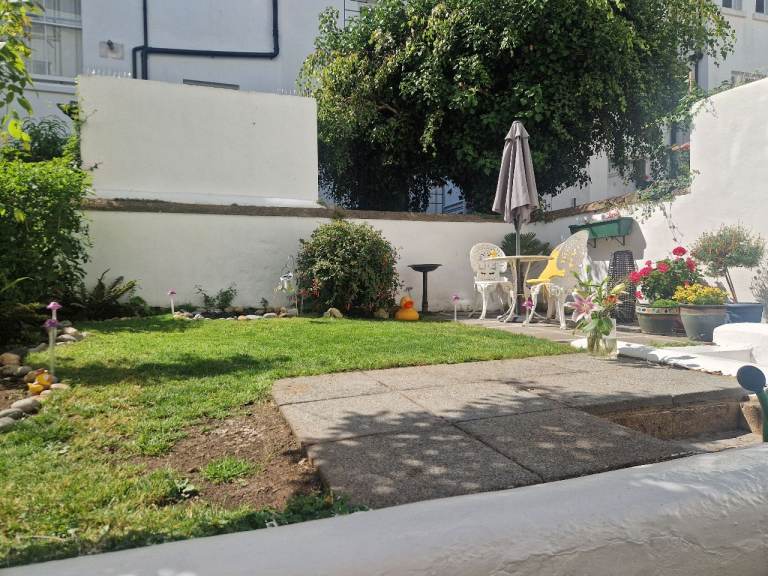 One Bed Garden Apartment 