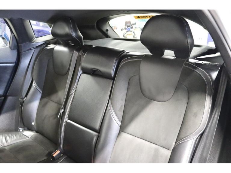 2017 Volvo V40 D4 R-Design Hatchback Diesel Manual