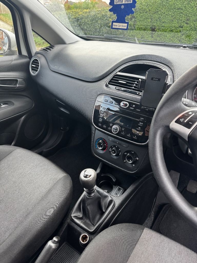 Fiat, PUNTO, Hatchback, 2015, Manual, 1242 (cc), 3 doors