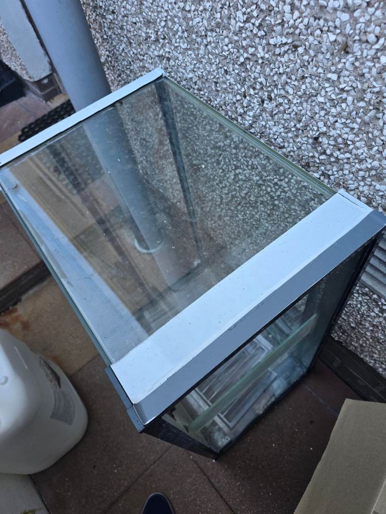 Aquarium tank to go do not breed fish anymore