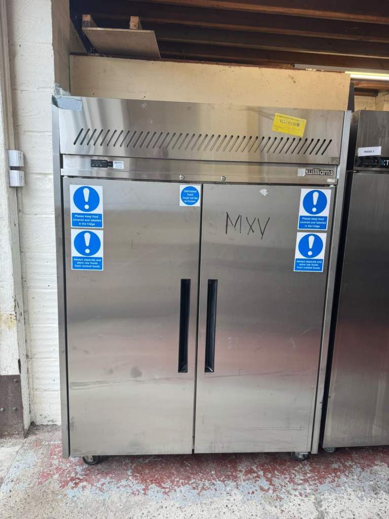 Commercial double door fridge Williams cafe shop restaurant 