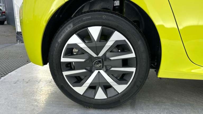 2025 Peugeot 208 1.2 PureTech Style Hatchback 5dr Petrol Manual Euro 6 (s/s) (100 ps) Manual Hatc...