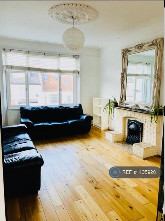 2 bedroom flat in Cavendish Road, London, N4 (2 bed) (#405920)