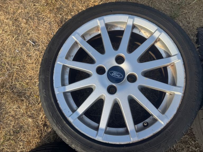 X4 Ford fiesta zetec S alloys with tyres 