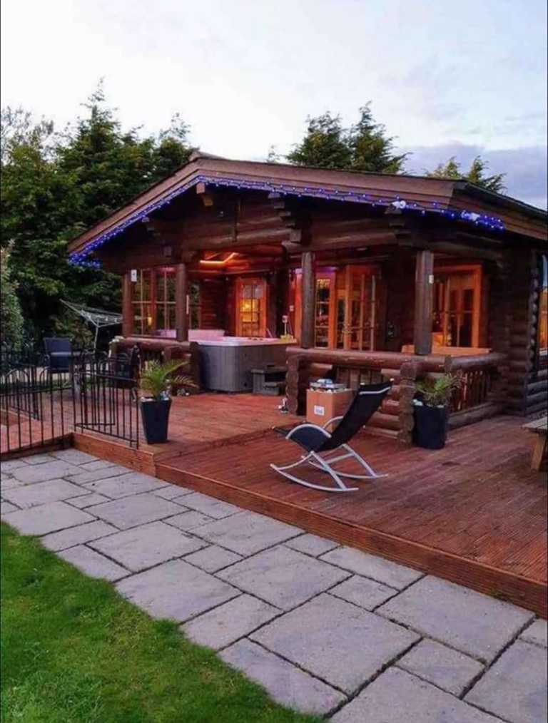 Log Cabin