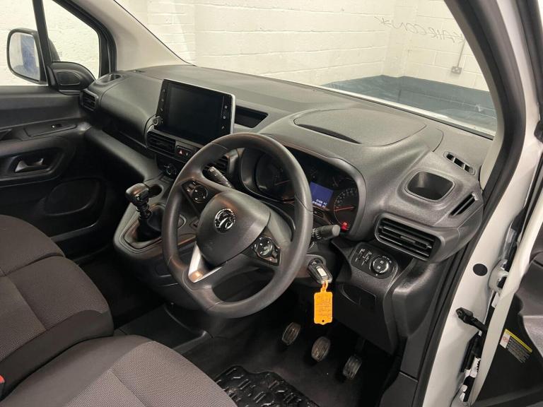 2022 Vauxhall Combo Combo 1.5 Turbo D 2300 Sportive L2 H1 Euro 6 4dr Panel Van Diesel Manual