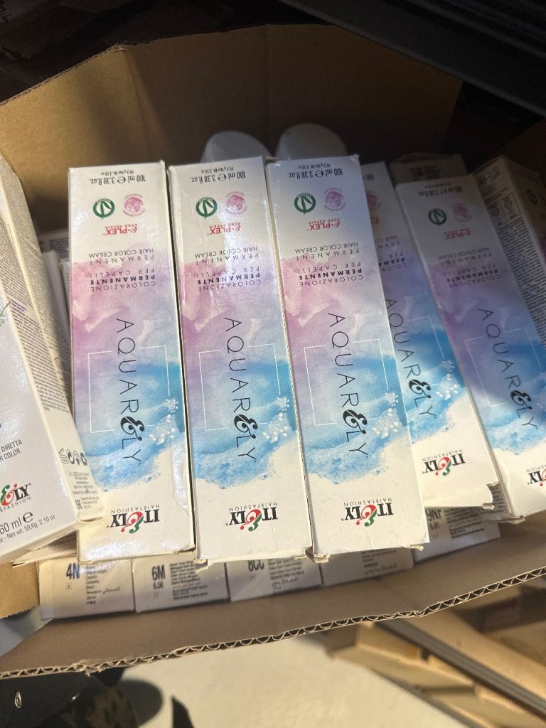 Italy Aquarely Permanent Hair Colour Cream –  Stock