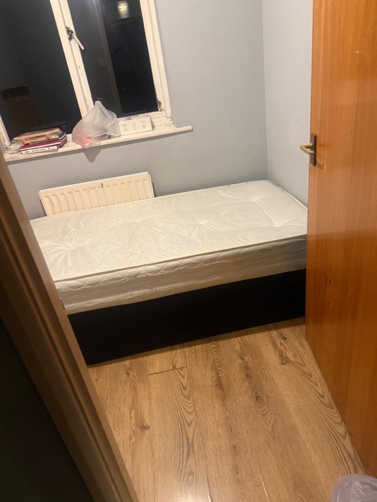 Bright Single Room Available – Move In Immediately! 🏡