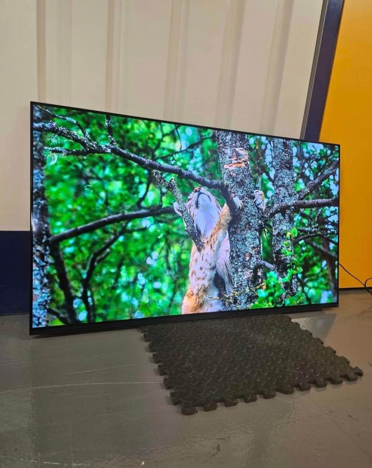 50" Sony Bravia 4k Smart Ultra Uhd led WiFi TV with stand and remote £169