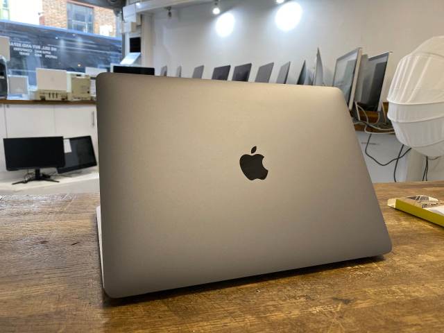 Apple MacBook Pro 13