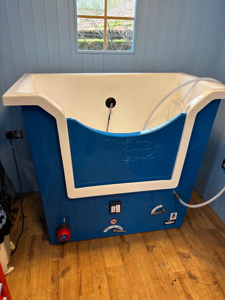 Hydro dog bath grooming 