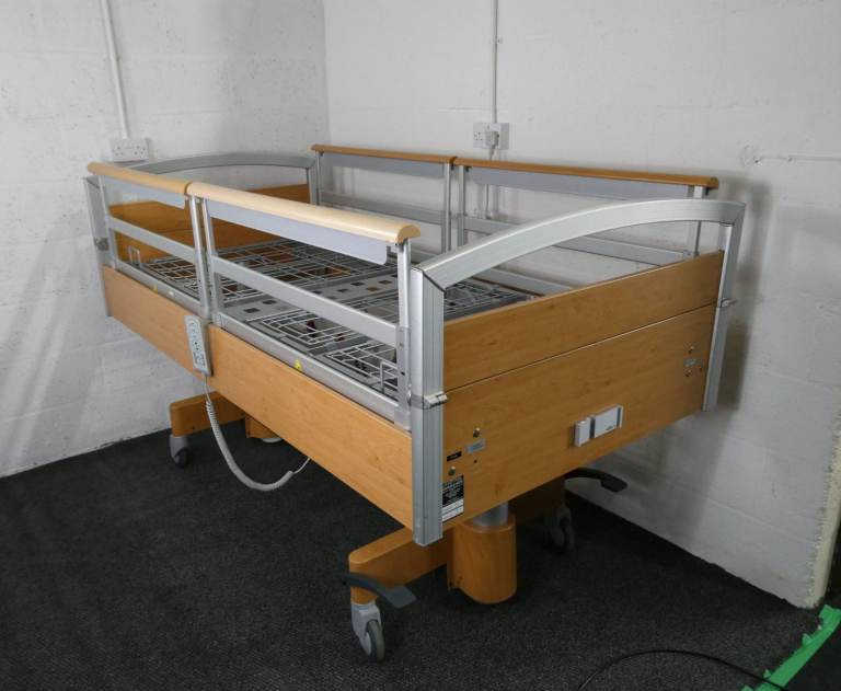 Wissner-Bosserhoff Estetica Electric Hospital Bed