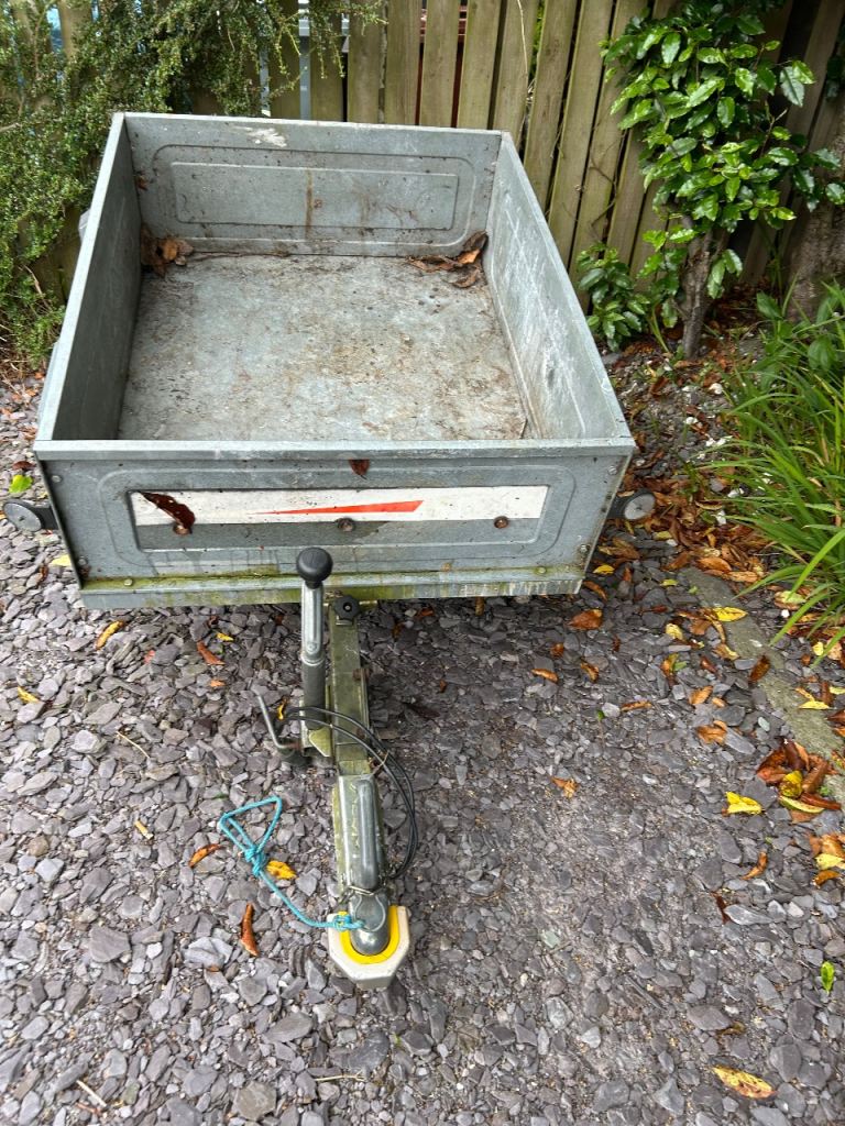 Erde 102 trailer 