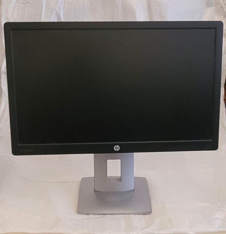 HP Computer Monitor – Good Condition