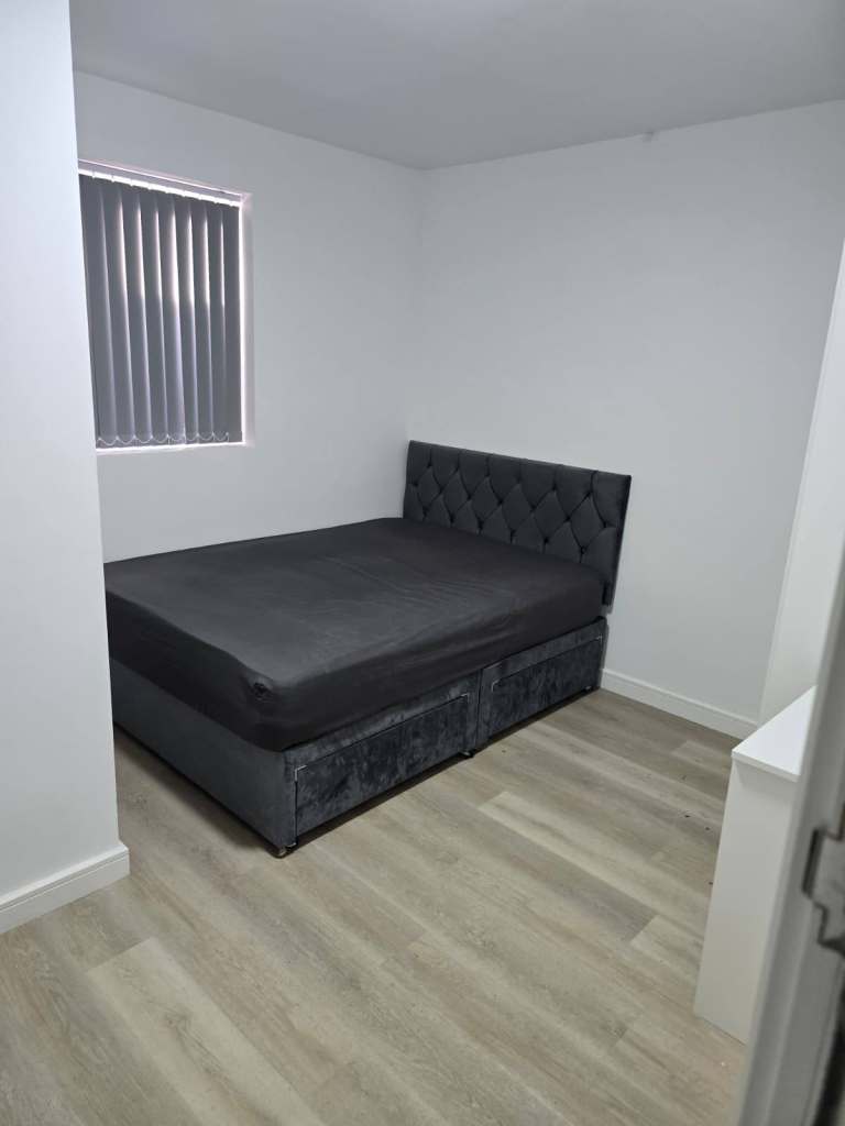 Modern Studio Flat to Rent in Beaconsfield, Buckinghamshire HP9