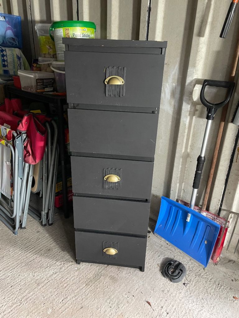 Tall chest of drawers 