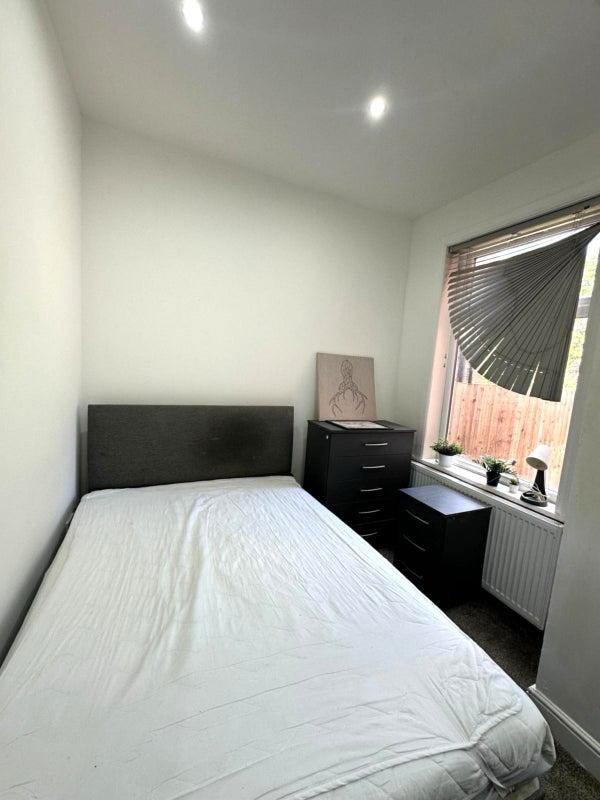 UC/PIP/ESA/LCW BENEFITS HOUSING 