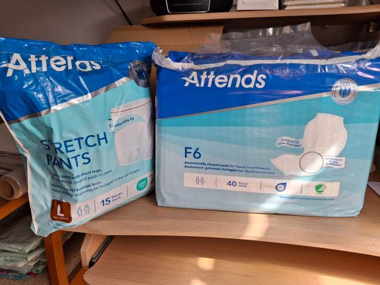 Bargain:- Attends F6 Anatomically Shaped Pads (40 pieces) and Stretch Pants (15 pieces) - New