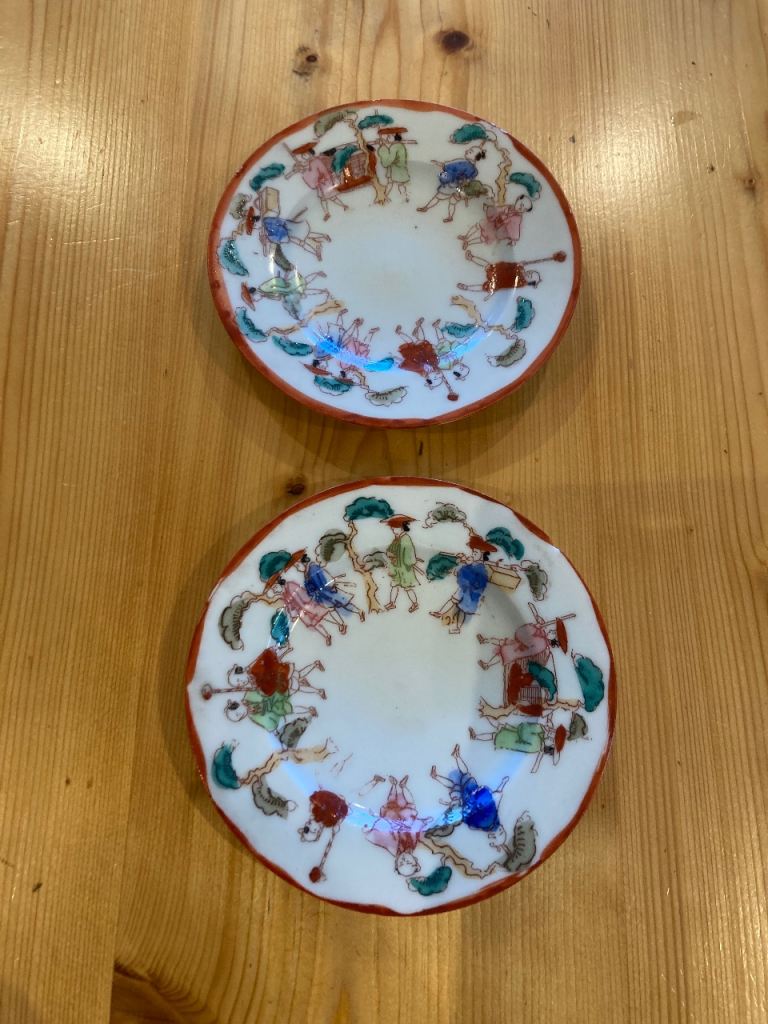 Decorative Japanese plates 