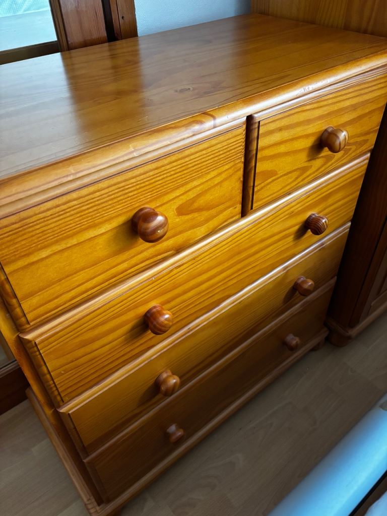 FREE Wood Set of Drawers 