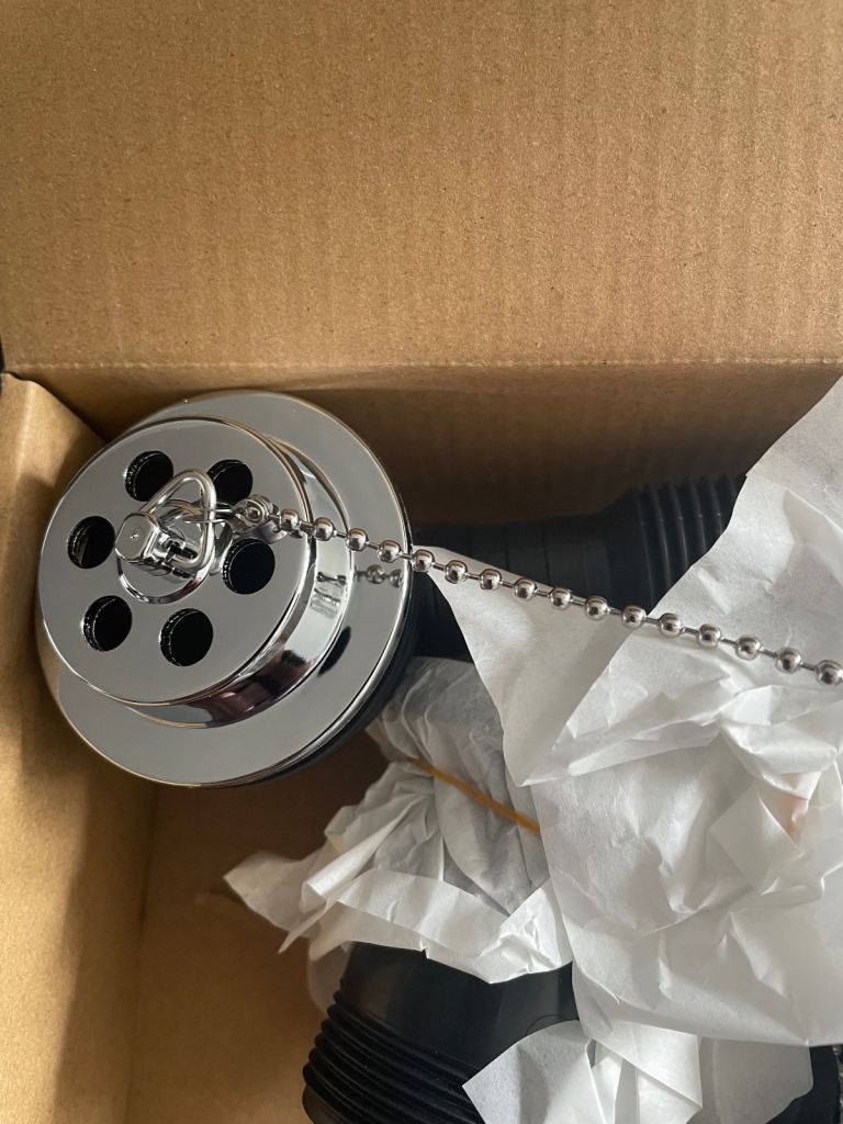 Bath waste kit 1 1/2 new in box 