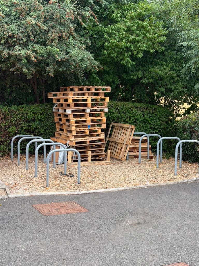 Pallets free to collect 