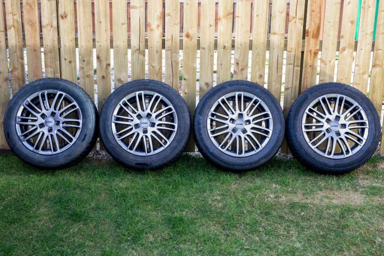 ALLOY WHEEL 16" with Winter Tyres: Continental: ContiWinterContact TS850