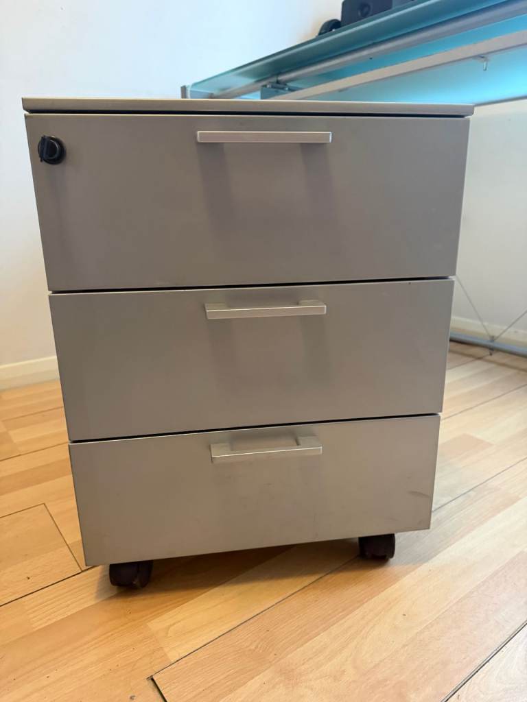 3-Drawer Lockable Filing Cabinet – Grey/Silver (St Albans, Collection Only)