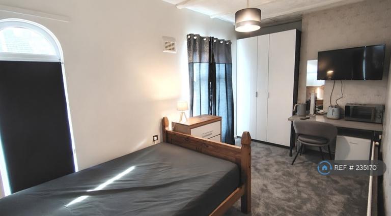 1 bedroom in Samuel St, Crewe, CW1 (#235170)