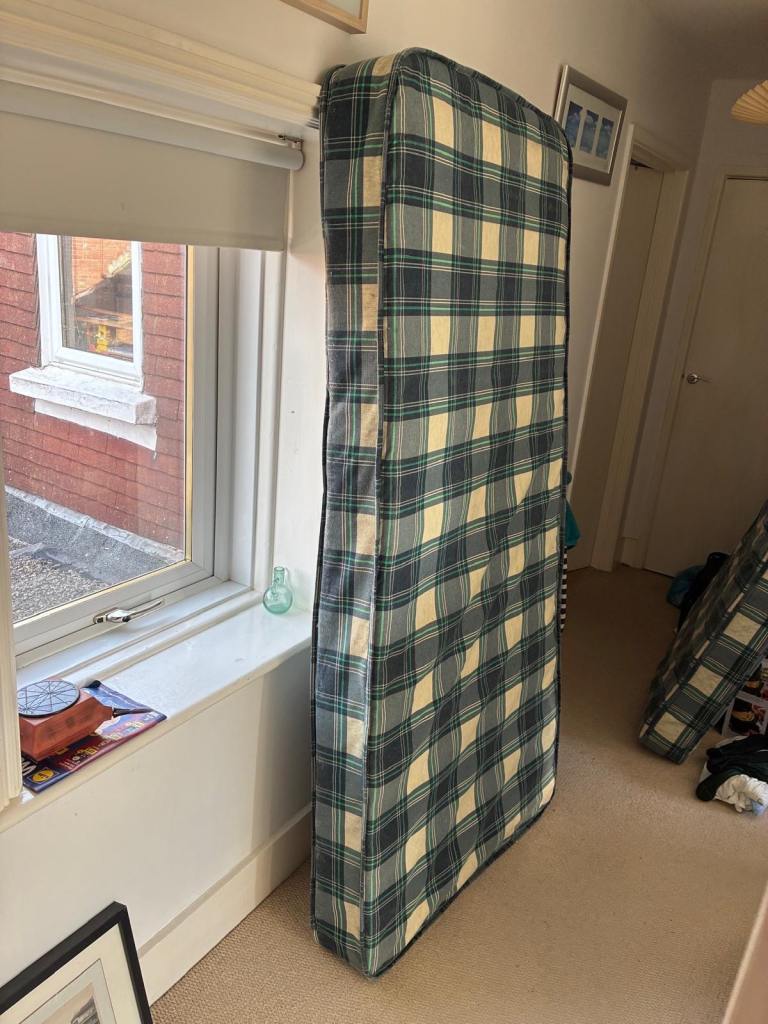 Single mattress Free