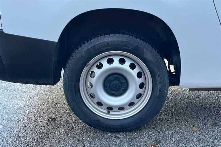 2022 Vauxhall Combo 1.5 Turbo D 2300 Dynamic Panel Van 6dr Diesel Manual L2 H1 Euro 6 (100 ps) Pa...