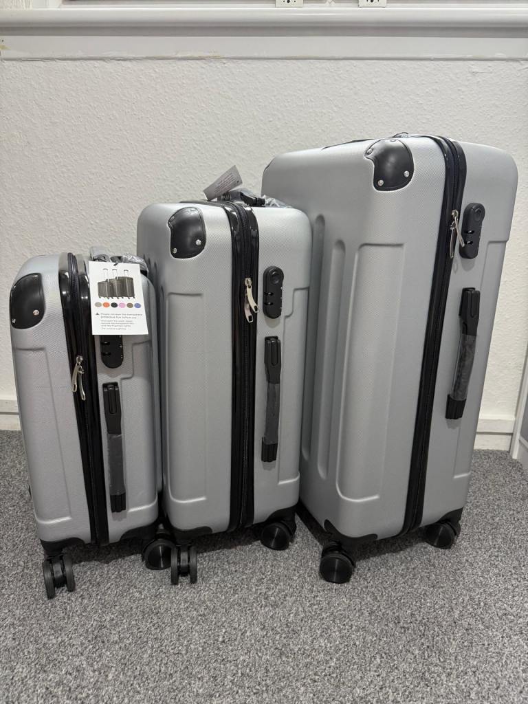 Travel luggage 