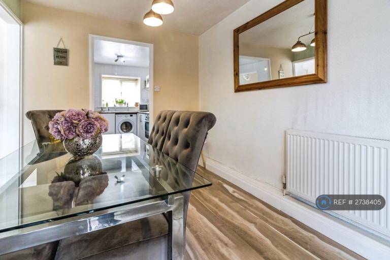 2 bedroom house in Mccready Drive, Salford, M5 (2 bed) (#2738405)