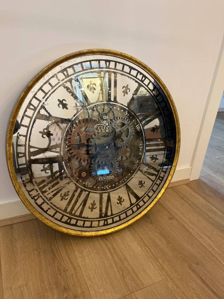 Large Round Gold Mirrored Wall Clock – Roman Numerals