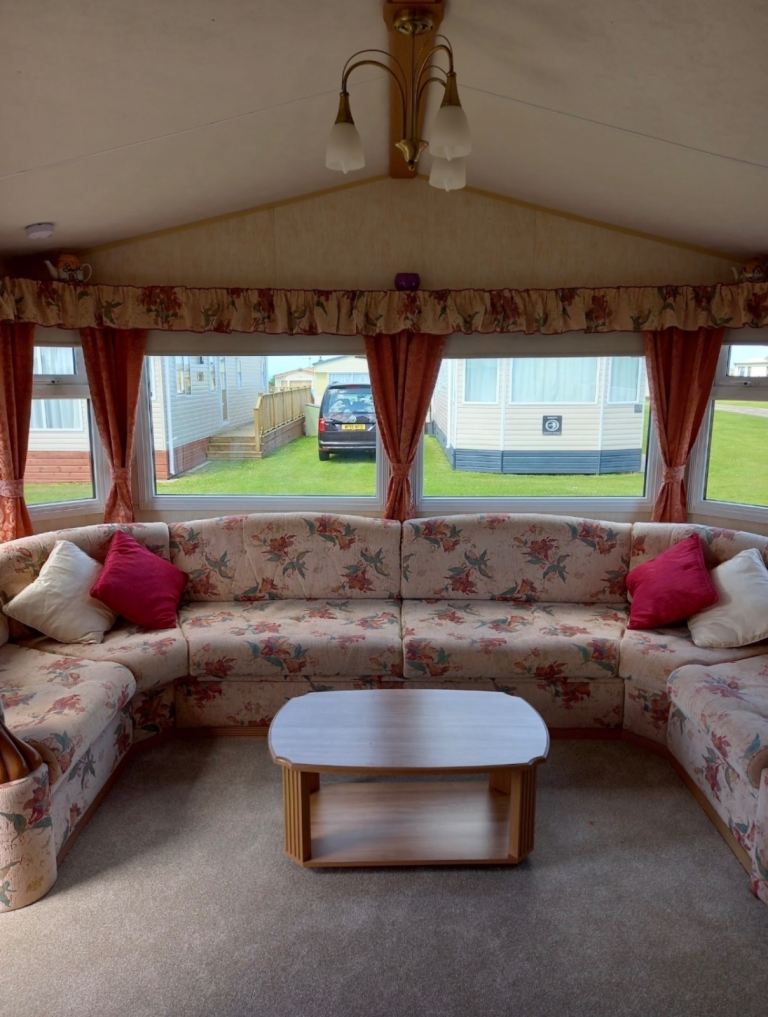 STATIC CARAVAN TO RENT AT HIGHER HARLYN, PADSTOW