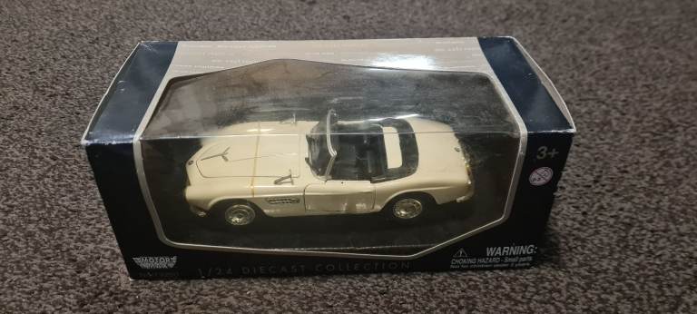 1955 BMW 507 Convertible DieCast Car 1:24. BOXED Motor max  In Great Condition