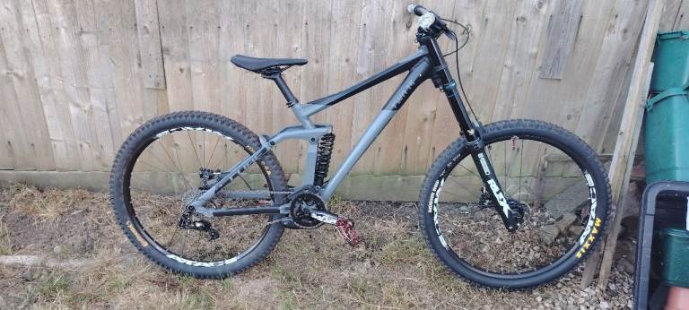 Cube full suspension ( downhill) bike 