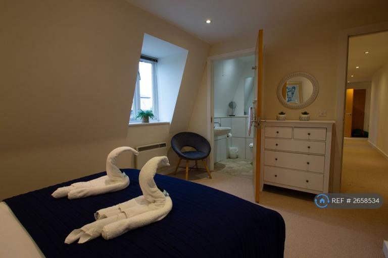 2 bedroom flat in Ridingate House, Canterbury, CT1 (2 bed) (#2658534)