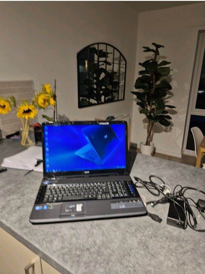 ACER ASPIRE 8735G, 18.4", CORE 2 DUO, 4GB, 500GB, GT240M + FAST UK 🇬🇧 POST!